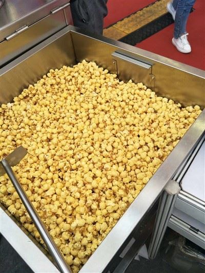 Máquina de palomitas de maíz con hervidor de caramelo